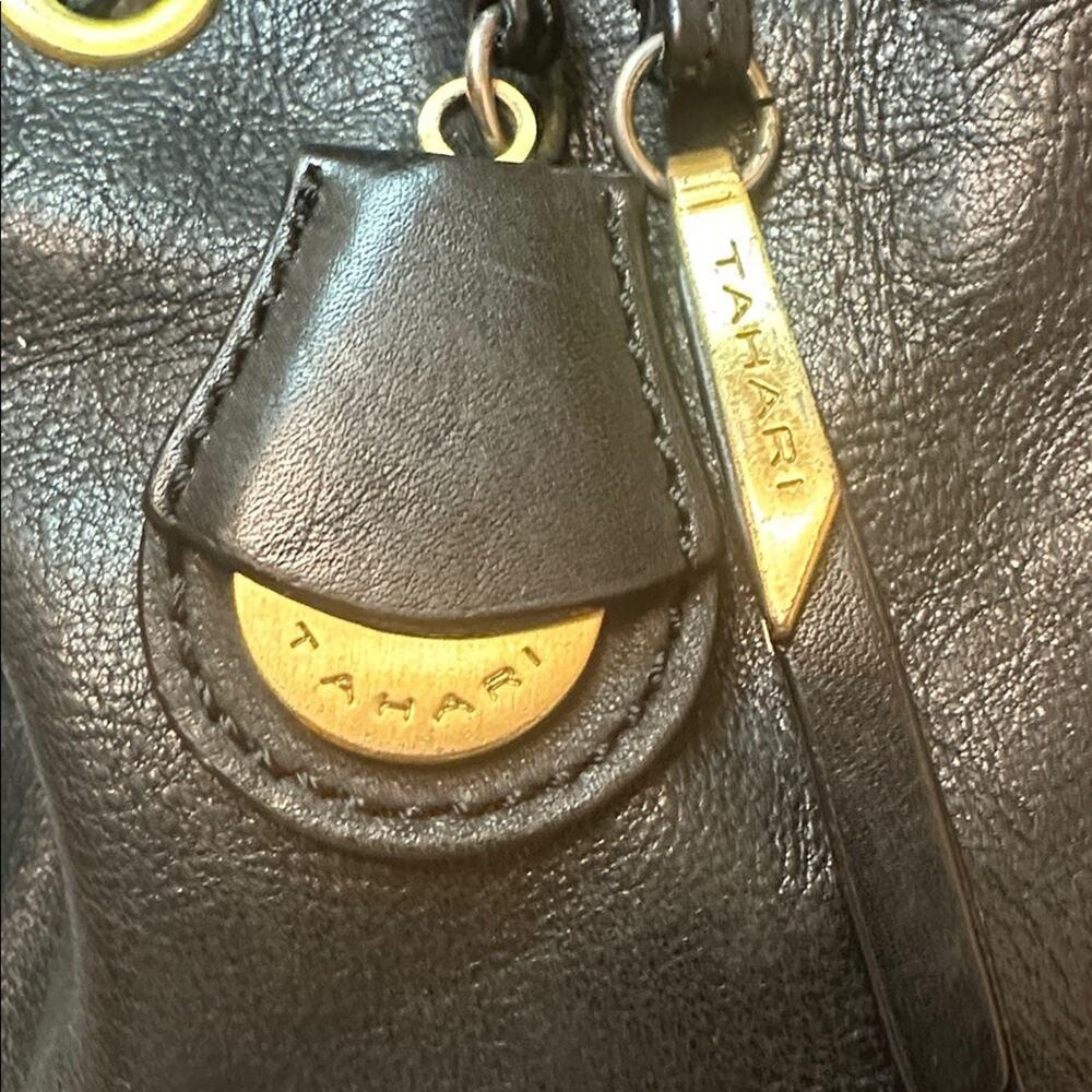 Tahari Black Leather Gold Chain Crossbody Bucket Bag - Picture 5 of 6